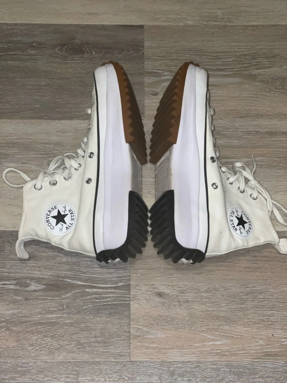 Converse Run Star Hike Shoes Womens Size 9 White Gum Platform Hi Tops - Picture 2 of 5